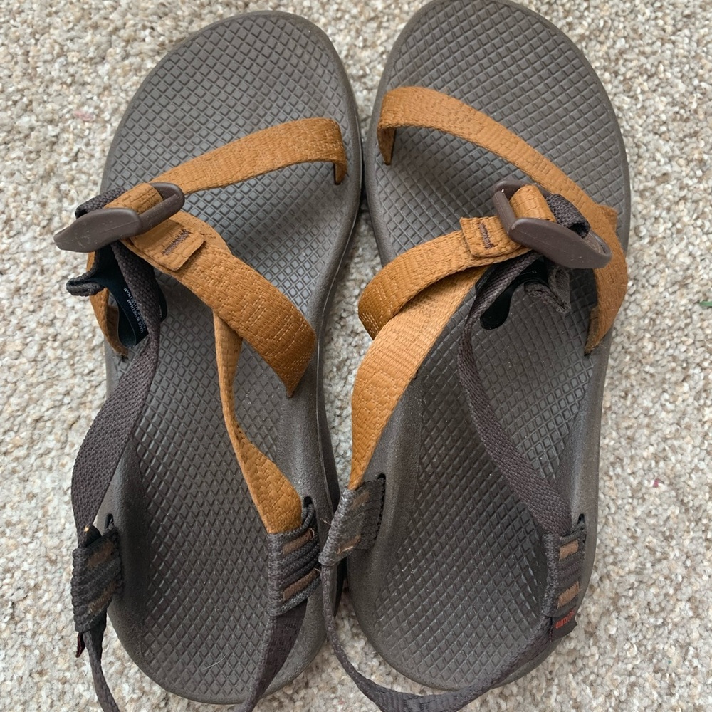 Women's Chacos Size 9